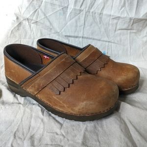 Sanita Leather Brown Clogs size 41